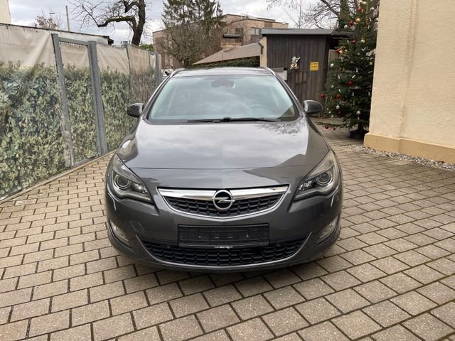 Opel Astra J Sports Tourer Sport Opc line  