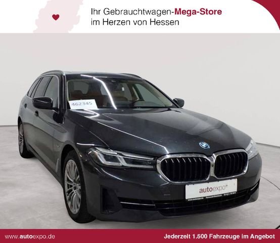 BMW 530e xDrive Touring Aut. Pano AHK Leder  