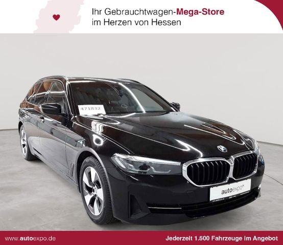 BMW 520d Touring Aut. Navi Leder AHK Pano   