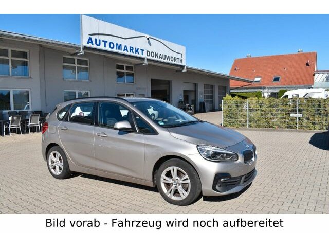BMW 218i Active Tourer Advantage LED Navi Tempomat..