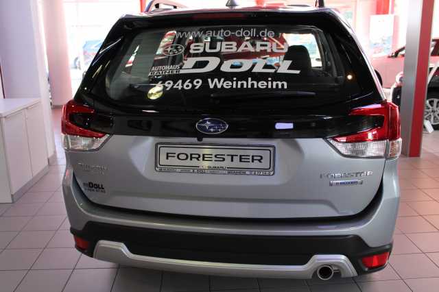 SUBARU Forester 2.0ie Lineartronic Trend