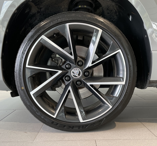 Skoda Karoq 2.0 TDI Sportline +DCC+NAVI+KAMERA