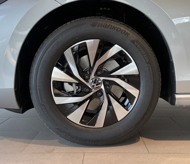VW Passat Variant Business 2,0 l TDI SCR DSG