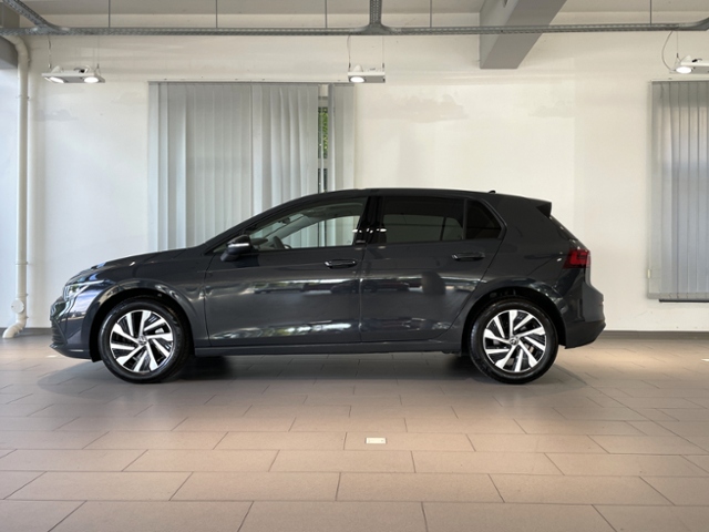 VW Golf 1.5 TSI +NAVI+ACC+IQ.LIGHT+PANODACH United